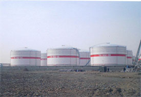 中石化天津?qū)嵢A十萬立原油罐區(qū)